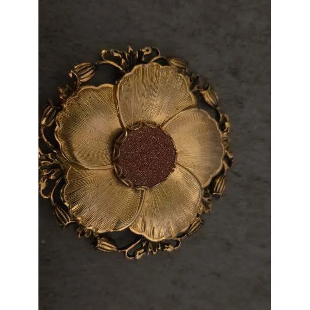 Vintage Gold Tone Floral Brooch Brown Sandstone Center Textured Flower Pin 2